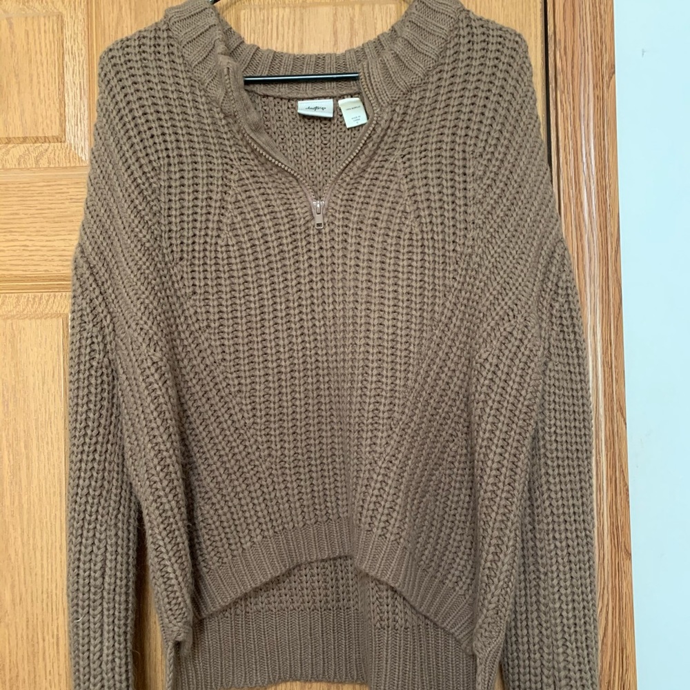 Daytrip sweater size small
